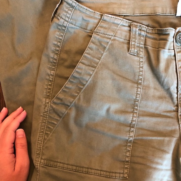 CAbi Olive Green Traveler Cargo Jogger Pants Utility Pockets Zippered Legs Sz 10 - Picture 4 of 13